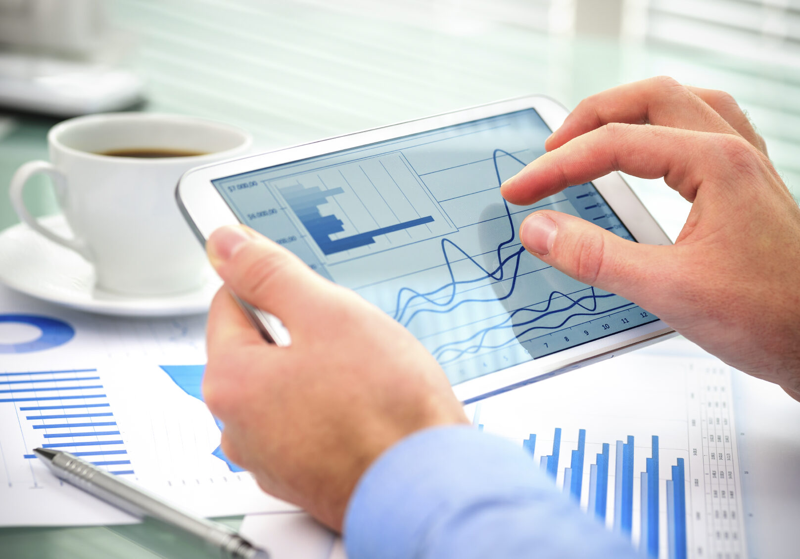 Businessman intelligence Business Intelligence